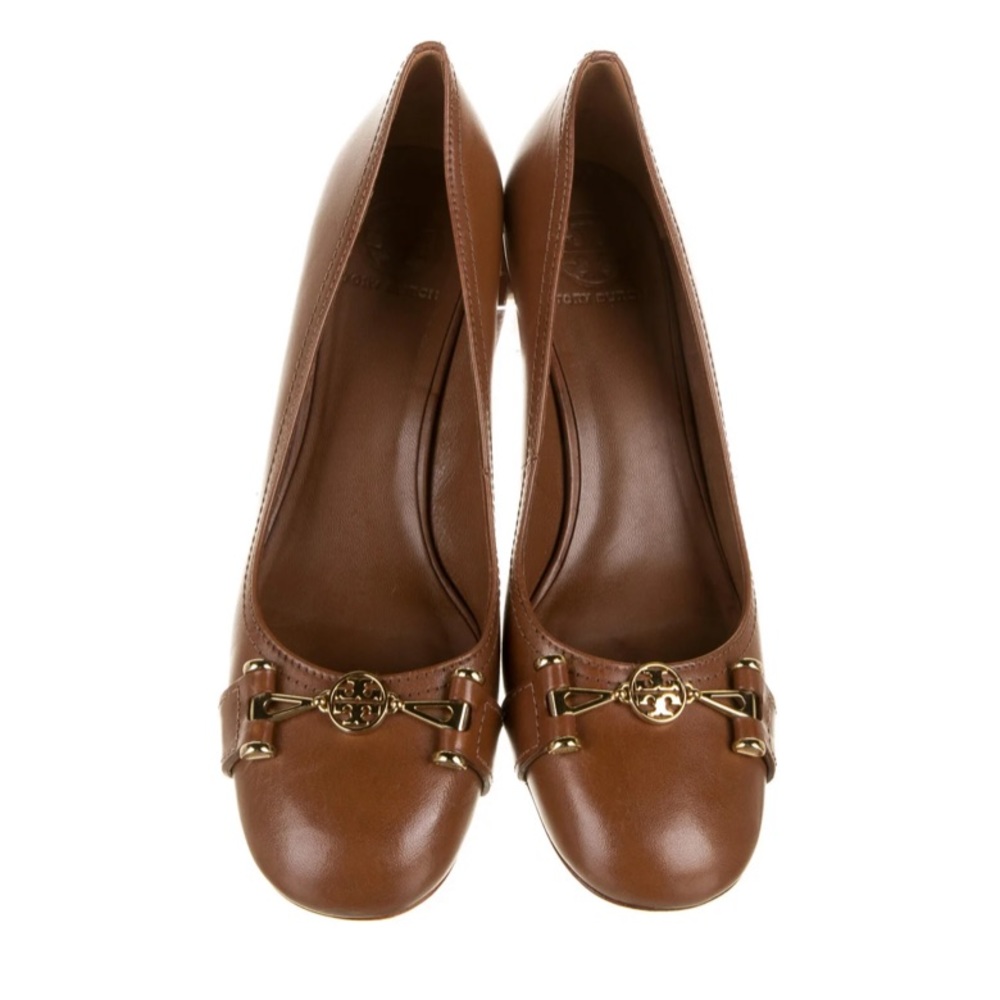 Tory Burch Logo Medallion pumps EUC